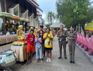 ร่วมกิจกรรมวันวิสาขบูชา