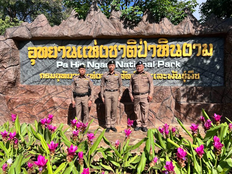 ร่วมพิธีเปิดเทศกาลเที่ยวดอกกระเจียวบาน