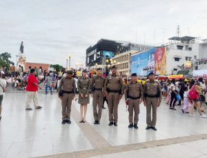 พิธีเปิดขบวนแห่เทียนโคราช “แสงเทียนแห่งธรรม งามล้ำเมืองย่า 72 พรรษา มหาราชา”🌠