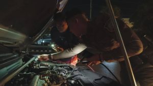 ตำรวจท่องเที่ยว พบรถยนต์ของประชาชนจอดเสียเครื่องยนต์ดับ