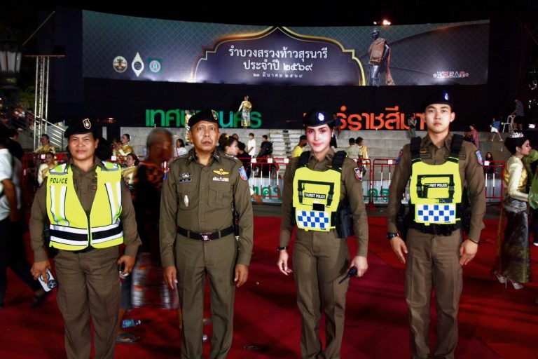 ร่วมพิธีเปิดพร้อมกับดูแลอำนวยความสะดวกความปลอดภัยให้กับนักท่องเที่ยวและประชาชนผู้มาร่วมงานฉลองวันแห่งชัยชนะท้าวสุรนารี ครบรอบ 200 ปี